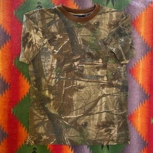VINTAGE CAMOUFLAGE POCKET T SHIRT SIZE LARG GOOD CONDITION GREEN AND BROWN